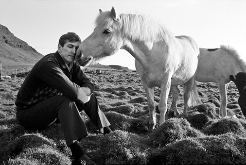 bobby-kissed-by-a-horse-iceland-1972