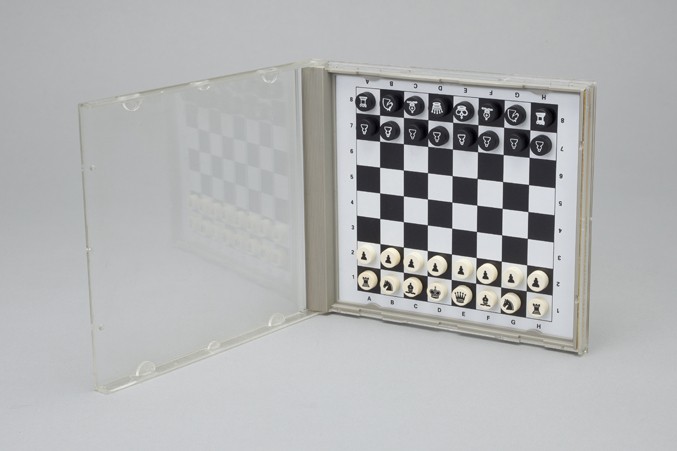 compact-chess-9-677