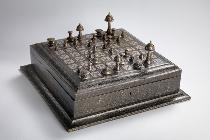 islamic-brass-set-and-board-box2bwhite677