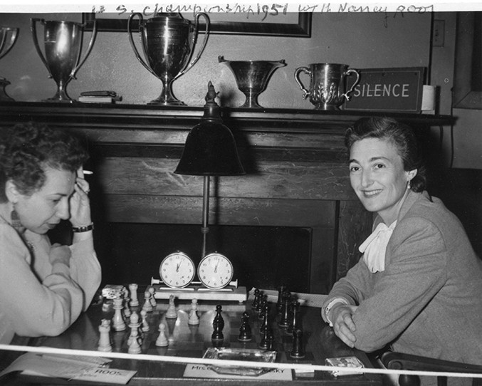 nancy-roos-and-jacqueline-piatigorsky-at-the-1951-us-womens-chess-championship