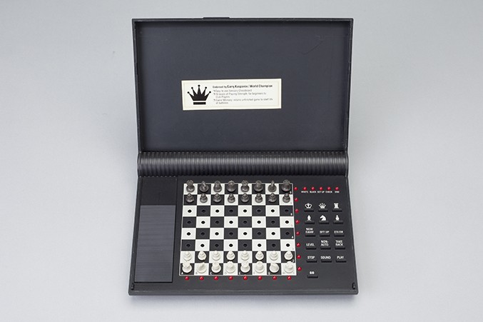 cage-chess-computer-4-677