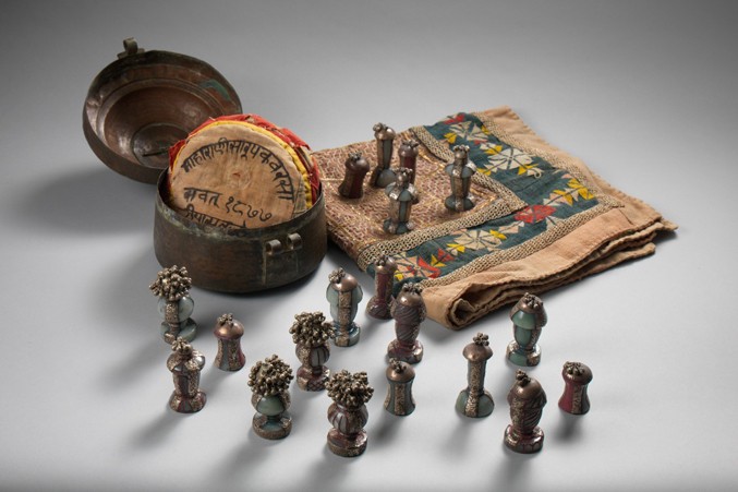 dholpur-jade-and-silver-chess-setbwhite677