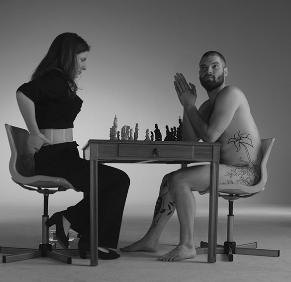 shahade-naked-chessweb