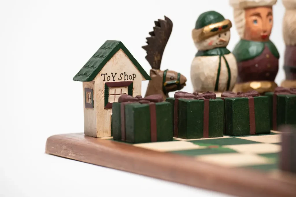 Philippines Christmas Chess Set Date unknown King size: 6 ½ in. Board: 17 ½ x 17 ½ in. Wood Collection of the World Chess Hall of Fame & Galleries Photo 2