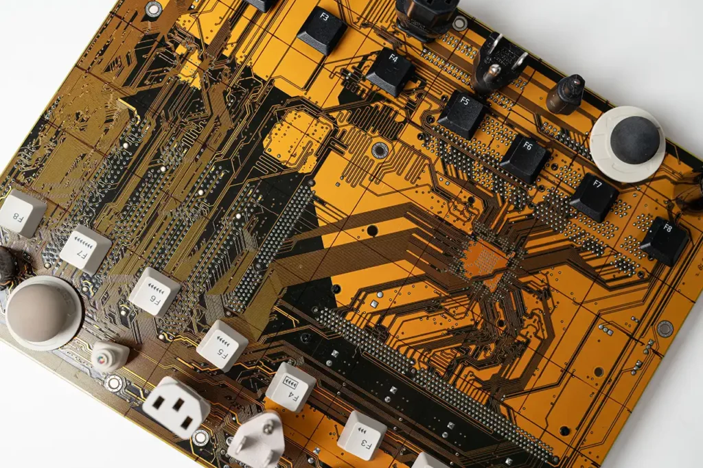 photo - 2025 November Featured Chess Set - Up- Cycled Chess Set - 04_nov25