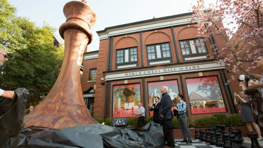 worlds largest chess piece st louis missouri chess capital of america