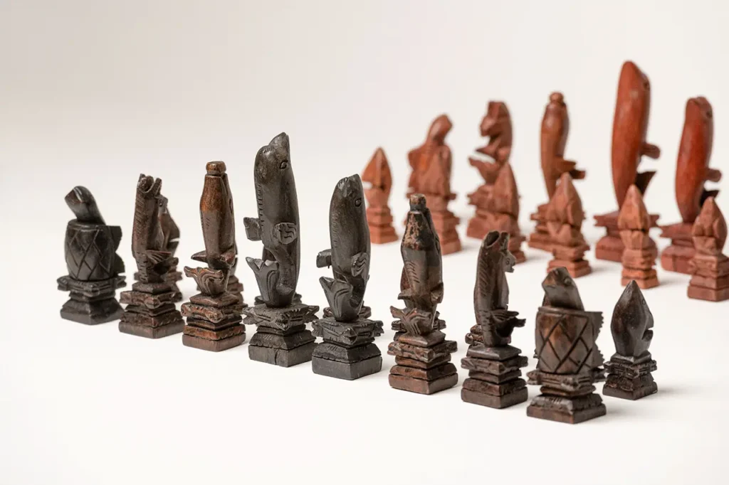 2025 Featured Chess - Carved Sea Animals Chess Set -03_JulyFeatSet_25